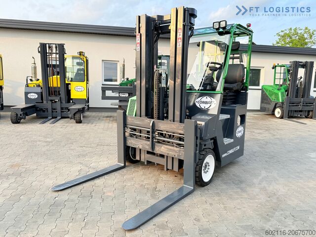 Carrello elevatore a 4 vie Combilift C4000CB TRIPLEX 5200MM FREE-LIFT TOP 1