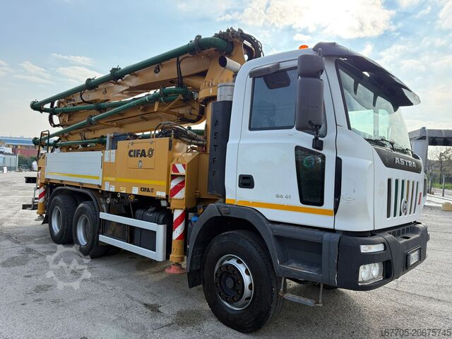 Autopompa per calcestruzzo Astra HD8 64.41-80