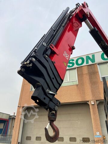 Lastbilar med flak Renault Premium