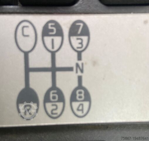 Lastbilar med flak Renault Premium