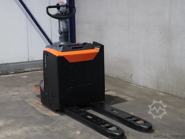 Pallet truck BT LPE200