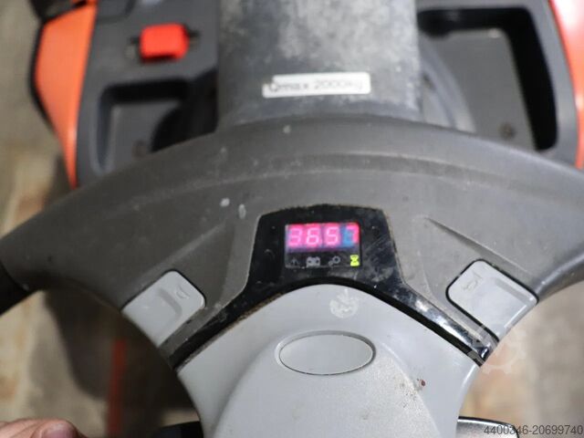 Pallet truck BT LPE200