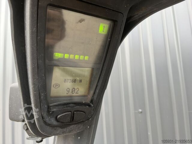 Elektrický 3kolový vysokozdvižný vozík Linde E18-01