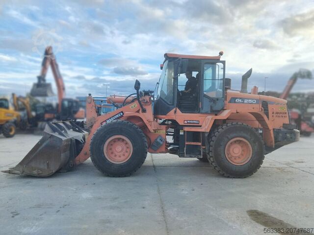 Wheel loader Doosan DL250-3