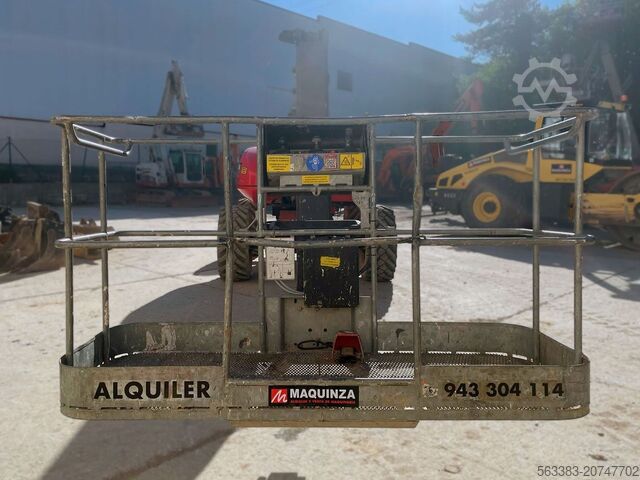 Knikarmhoogwerker Manitou 200ATJ