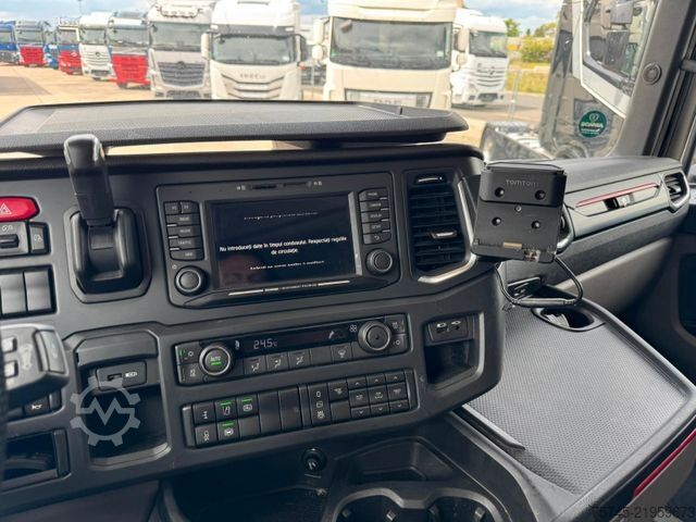 Standard nyergesvontató SCANIA R 590 * RETARDER * STANDKLIMA*SCHECKHEFT* 1 HAND