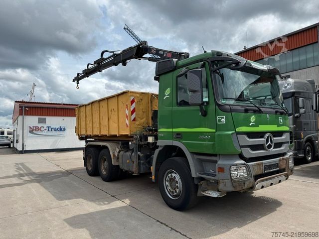 Kroghejselastbil MERCEDES-BENZ ACTROS 2644 * 6 X 4 * HIAB KRAN 10 M * B&B *EPS