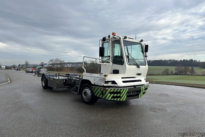 Chassi de caminhão YT222 4x2 Chassis-Kabine / Swiss-Vehicle