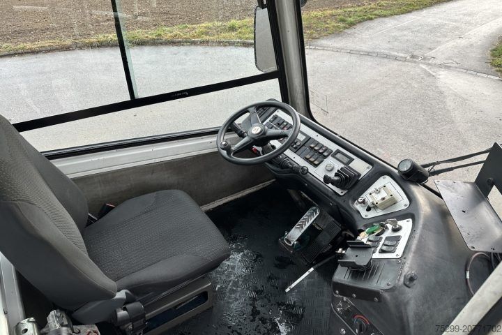 Chassi de caminhão YT222 4x2 Chassis-Kabine / Swiss-Vehicle
