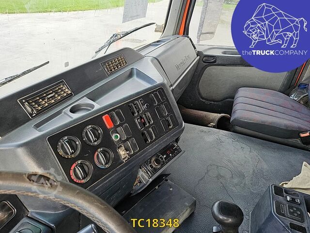  Mercedes-Benz Actros 3235