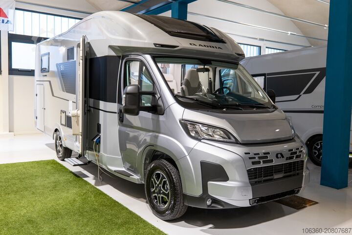 ADRIA MATRIX 670 SL - 60 ÉV FÉLIG INTEGRAL ÚJ ADRIA MATRIX 670 SL - 60Y