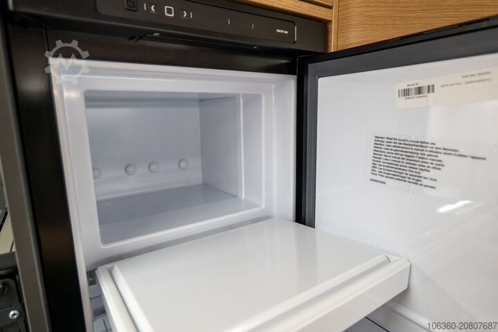 ADRIA MATRIX 670 SL - 60 ÉV FÉLIG INTEGRAL ÚJ ADRIA MATRIX 670 SL - 60Y