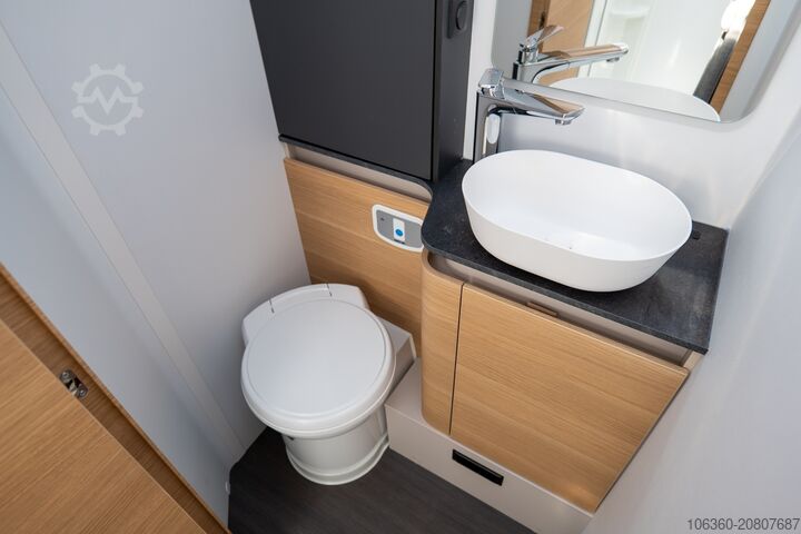 ADRIA MATRIX 670 SL - 60 ÉV FÉLIG INTEGRAL ÚJ ADRIA MATRIX 670 SL - 60Y