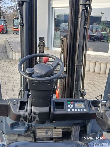 Elektromos háromkerekű targonca Toyota 8FBE20T (Lithium ION)