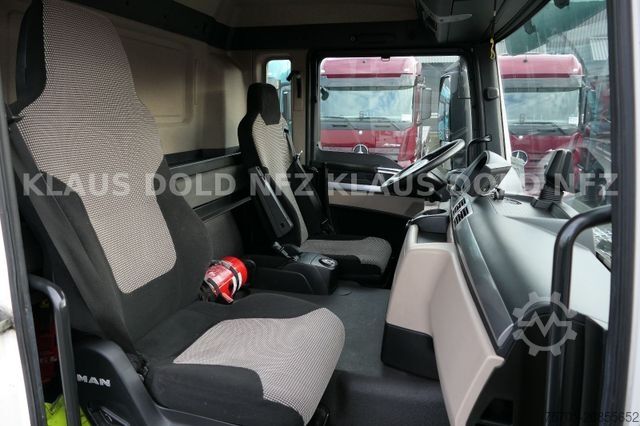 Refrigerated truck MAN TGS 18.420 Kühlkoffer Fahrschulfahrzeug Retarder