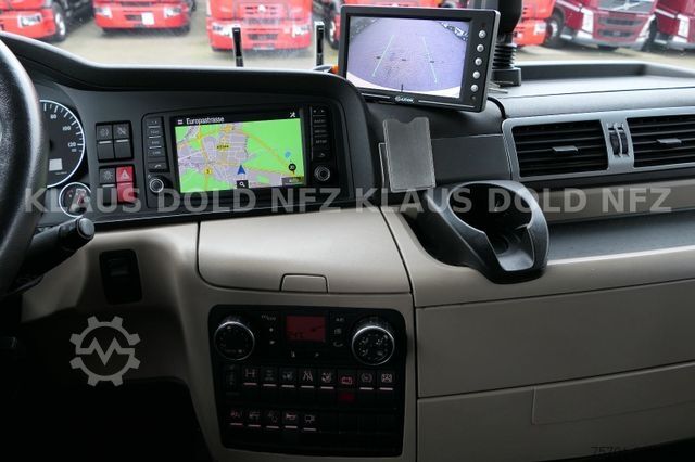 Refrigerated truck MAN TGX 18.420 Kühlkoffer Retarder Standklima LBW