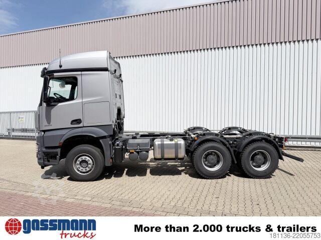 Standardní tahač Mercedes-Benz Arocs 2653 K 6x4, Retarder, Navi,