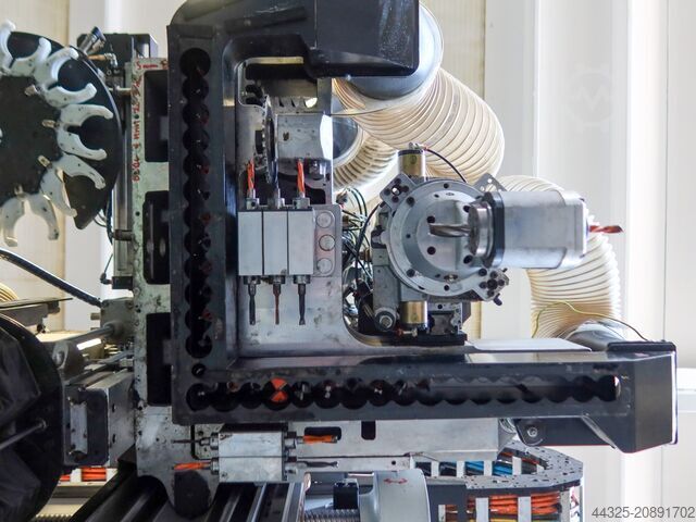 Obráběcí centra s konzolovým stolem BIESSE ROVER C 6.40
