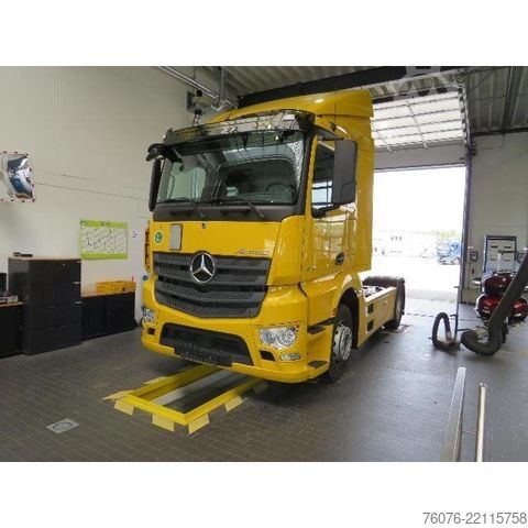 Standardowy ciągnik siodłowy MERCEDES-BENZ Actros 5 1845LS Retarder Klima Kühlschrank