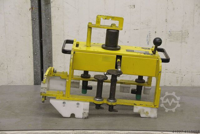 Montážní závěs pro jeřáb BMW Spannweite 635 mm