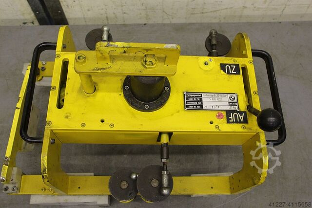 Montážní závěs pro jeřáb BMW Spannweite 635 mm