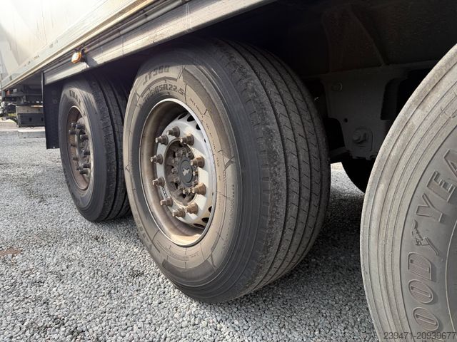 Hűtő félpótkocsi SCHMITZ CARGOBULL SKO 24/L - 13.4 Carrier Vector 1350 Lift