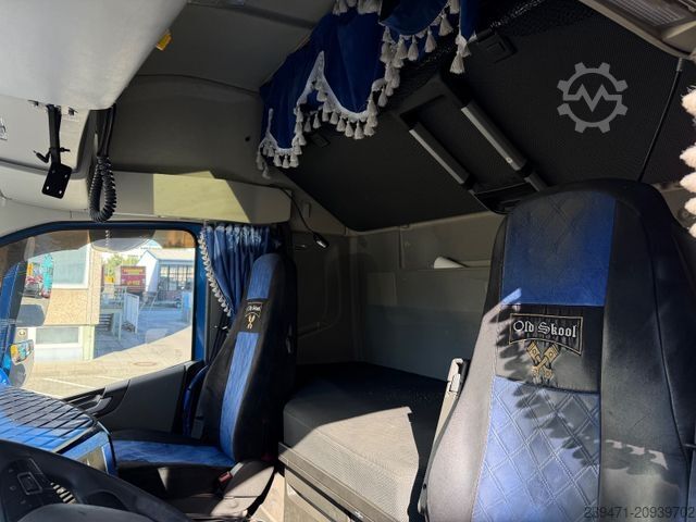 Saugwagen VOLVO FH 420 8x2 Silo Spitzer 2Kammer