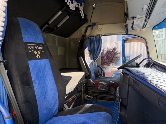 Saugwagen VOLVO FH 420 8x2 Silo Spitzer 2Kammer