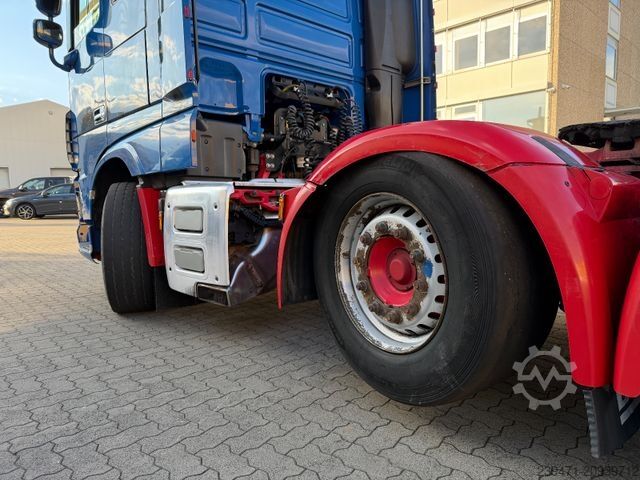 Standardni tegljač DAF XF 530 SuperSpaceCab 6x2 Retarder Lenk/Lift