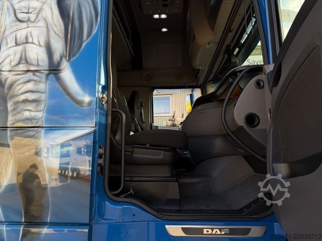 Standardni tegljač DAF XF 530 SuperSpaceCab 6x2 Retarder Lenk/Lift