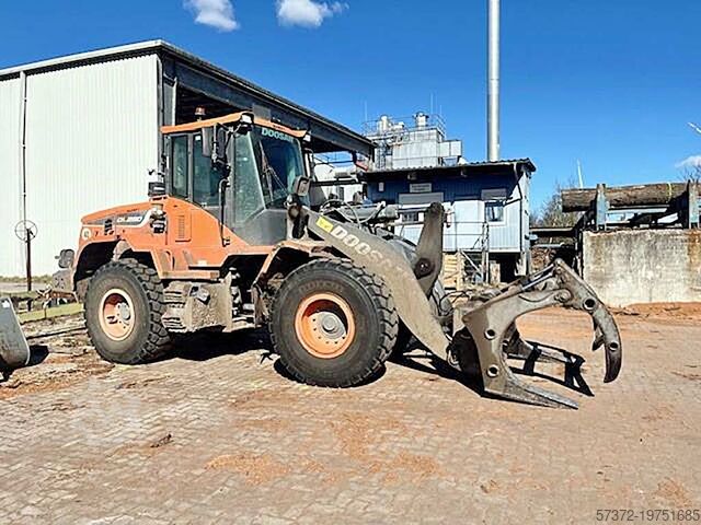 Wiellader Doosan 250 DL