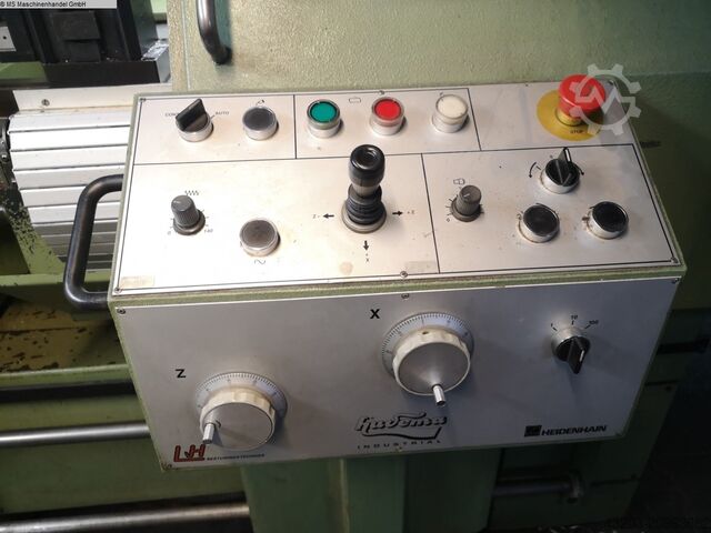 Drehmaschine - zyklengesteuert TOS HU-32 x 750