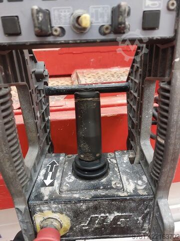 Elevador de tesoura JLG 2632ES
