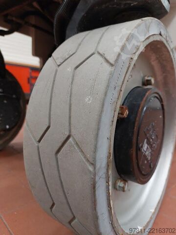 Elevador de tesoura JLG 2632ES