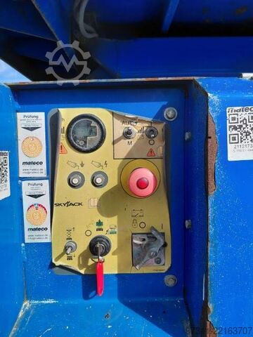 Elevador de tesoura SkyJack SJ6832 RTE