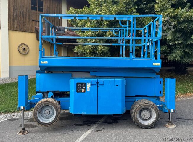 Nůžková plošina Genie GS-2669 RT