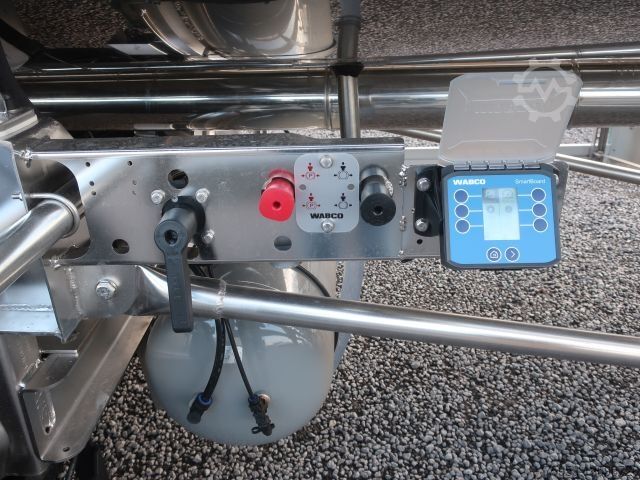 Tanker semitrailer Magyar 3 Kammer Lebensmitteltank Heizung Drucktank 32 m³