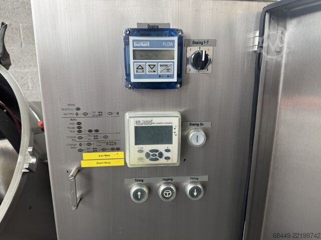 Vakuový míchač / tumbler 300 l, typ VSM Glass Vacuümmenger / -tumbler 300 L.