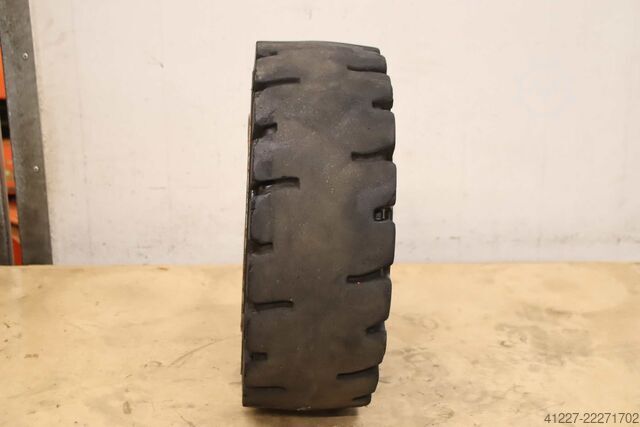 Massieve rubberen banden 2 stuks Watts Premia 18x7-8