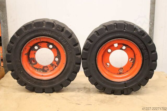 Massieve rubberen banden 2 stuks Watts Premia 18x7-8