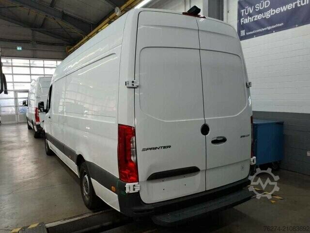 Koelwagen met geïsoleerde laadbak Mercedes-Benz Sprinter 316 CDI Hochdach Kühler Frischedienst