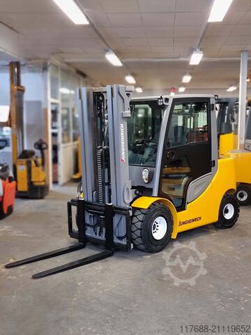 Μπροστινός φορτωτής υγραερίου Jungheinrich TFG 425s - Service Neu - VW Motor - Garantie