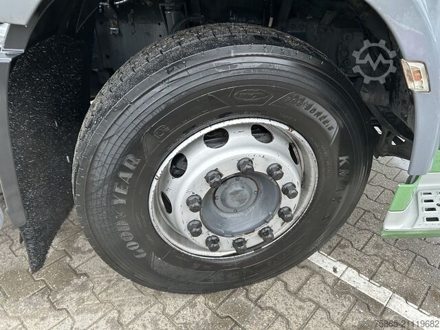 Standard-SZM DAF CF 330 FT / Sleeper Cab / 616 dkm / NL Truck