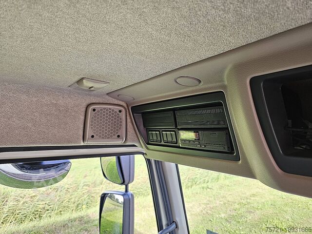 Gesloten bak DAF LF 210 7.49T LIFT NAVI CAM.