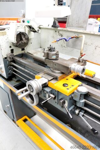Lathe-conventional-electronic QUANTUM D 330 x 1000