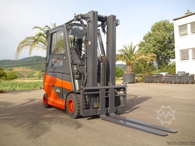 Carretilla elevadora frontal Linde E30HL-01/600-387 TRIPLEX-ZVG/SS-KAB/HZG-