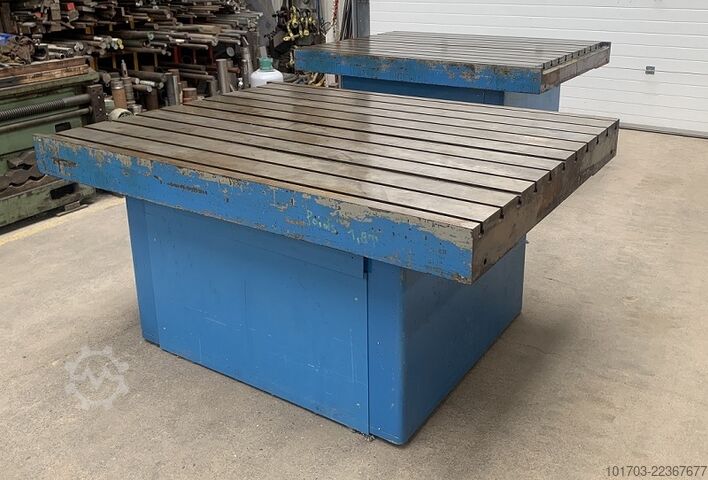Gietijzeren bed Taque en fonte rainurée 3650 x 1370 x 150 mm