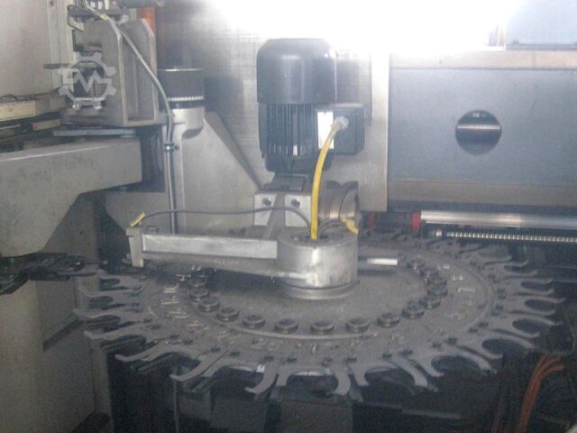 Vertikales Bearbeitungszentrum DMG DMU 80 T