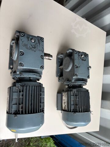 SEW-EURODRIVE S40DT71D-4 0,37 kW 69 obr./min 43 Nm i=20,3 3-fazni SEW-EURODRIVE S40DT71D-4 0,37 kW 69 obr./min 43 Nm i=20,3 3-fazowy SEW-EURODRIVE S40DT71D-4 0,37 kW 69 obr./min 43 Nm i=20,3 3-fazowy