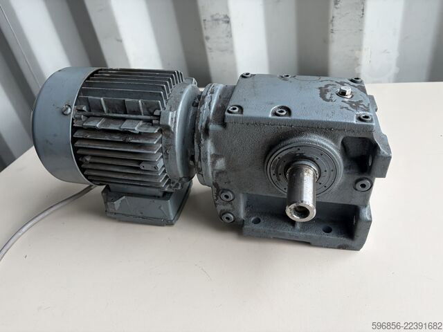 SEW-EURODRIVE S40DT71D-4 0,37 kW 69 obr./min 43 Nm i=20,3 3-fazni SEW-EURODRIVE S40DT71D-4 0,37 kW 69 obr./min 43 Nm i=20,3 3-fazowy SEW-EURODRIVE S40DT71D-4 0,37 kW 69 obr./min 43 Nm i=20,3 3-fazowy